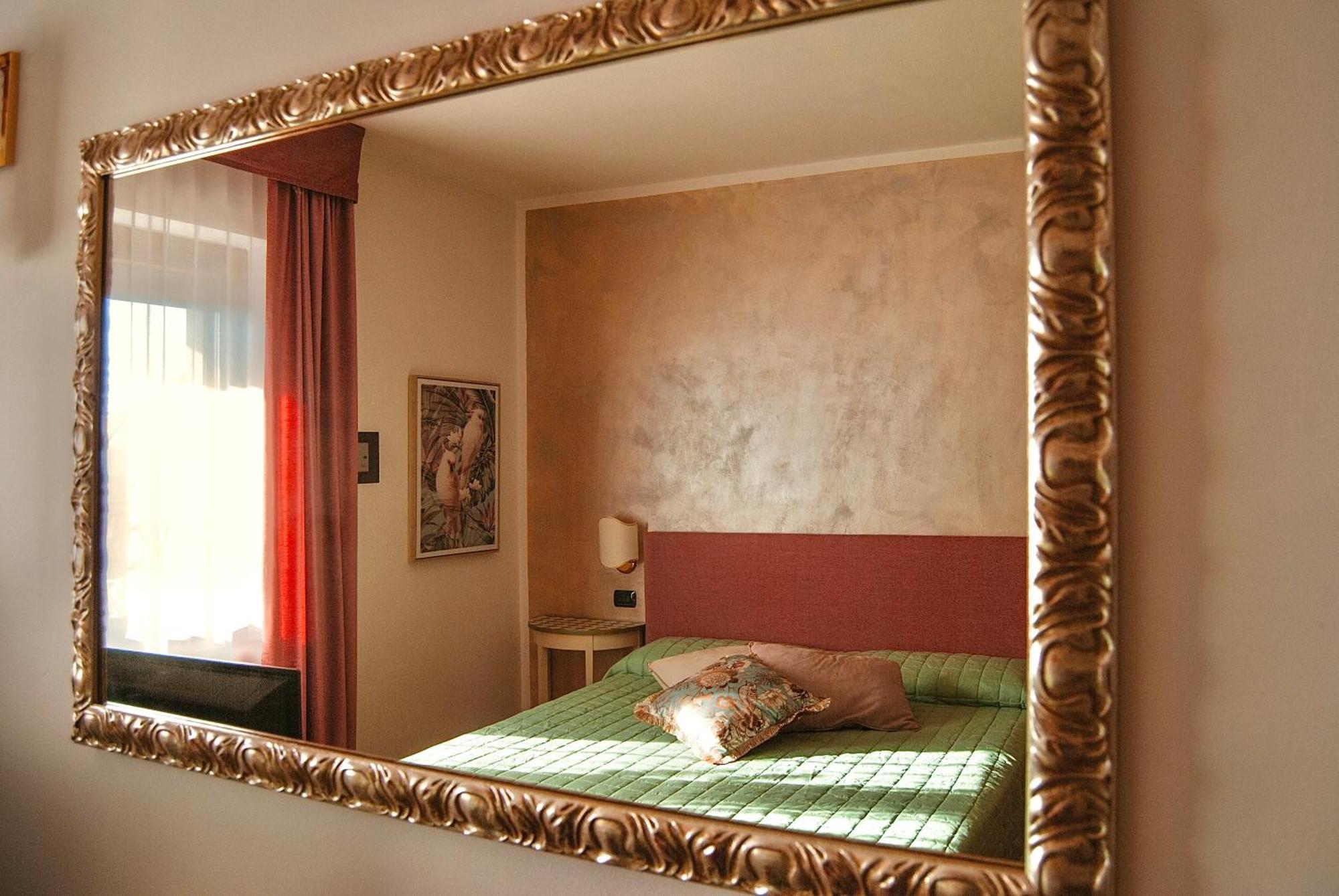 Welcome Traveller Frida'S Rooms Caprino Veronese Exterior photo
