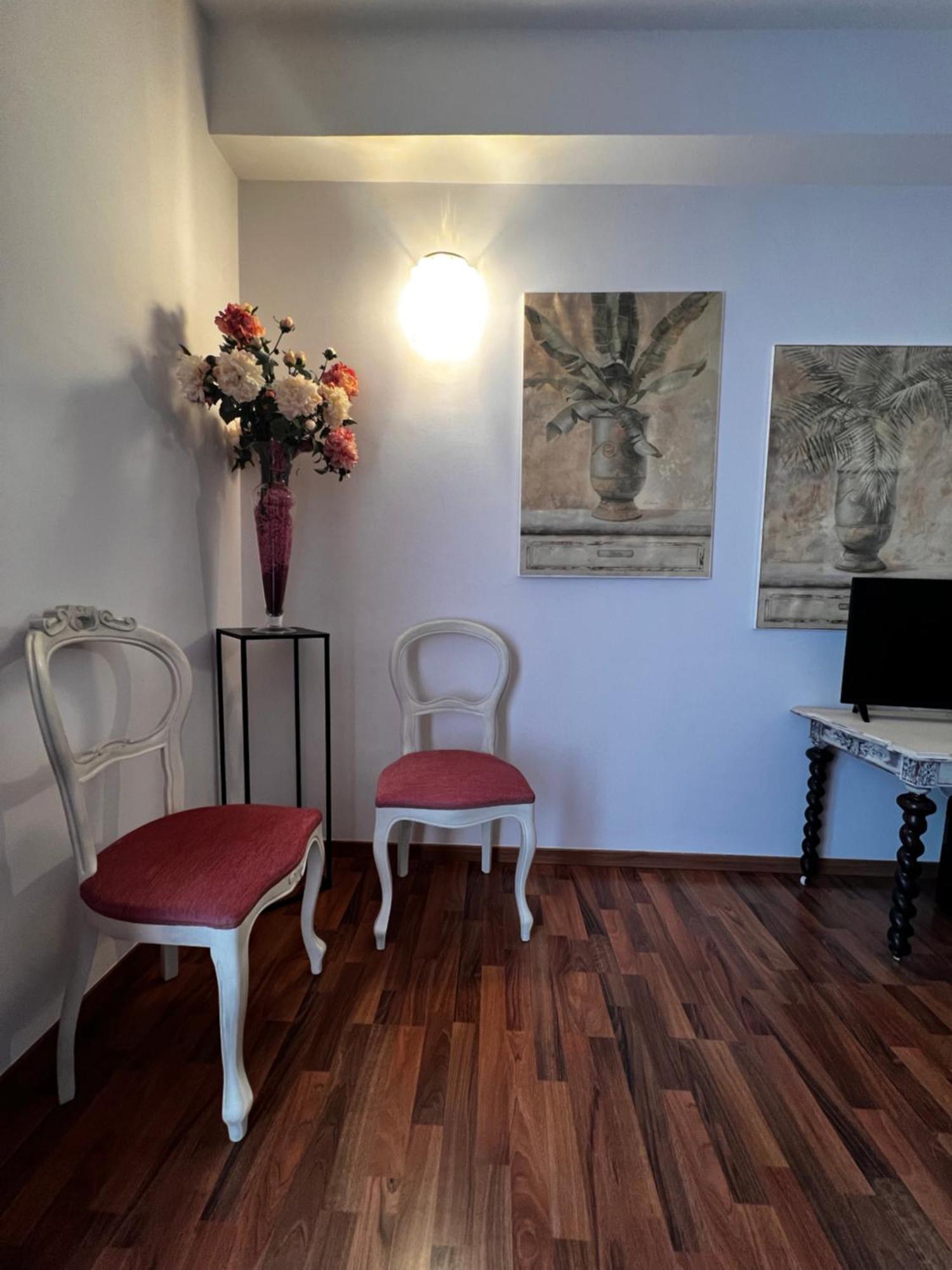 Welcome Traveller Frida'S Rooms Caprino Veronese Exterior photo