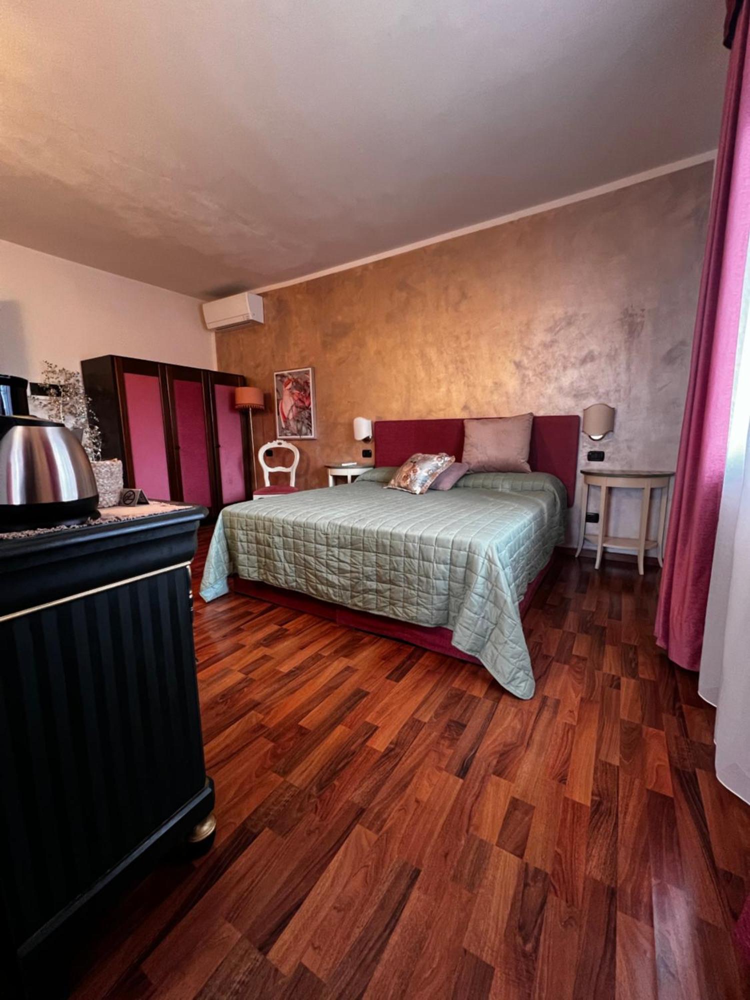 Welcome Traveller Frida'S Rooms Caprino Veronese Exterior photo
